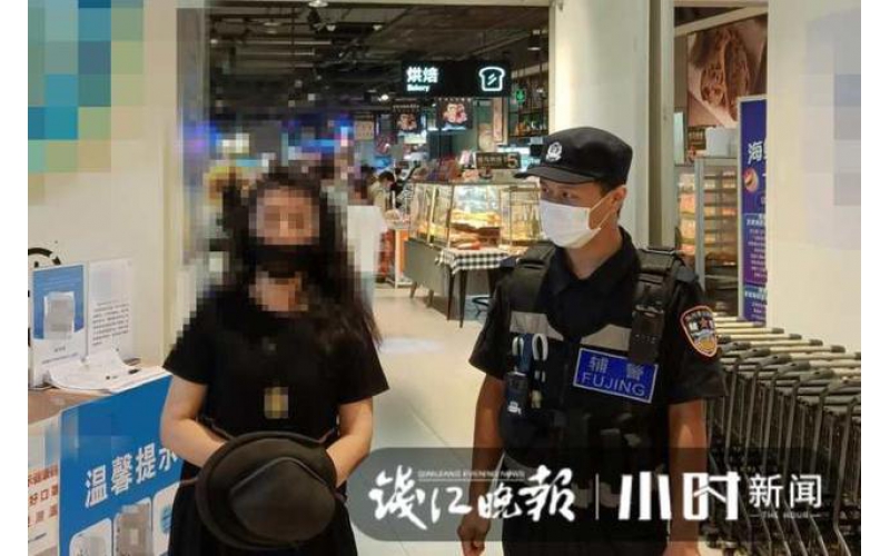 杭州女子急匆匆來領(lǐng)丟失的手機(jī)，被保安當(dāng)場(chǎng)認(rèn)出